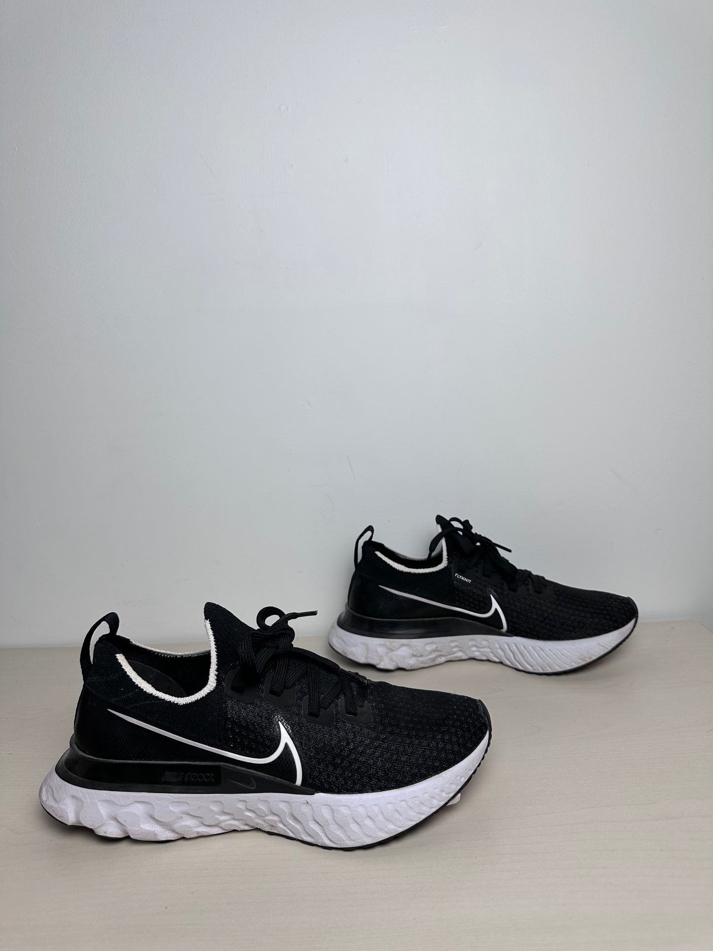 Shoes Athletic By Nike In Black, Size: 8