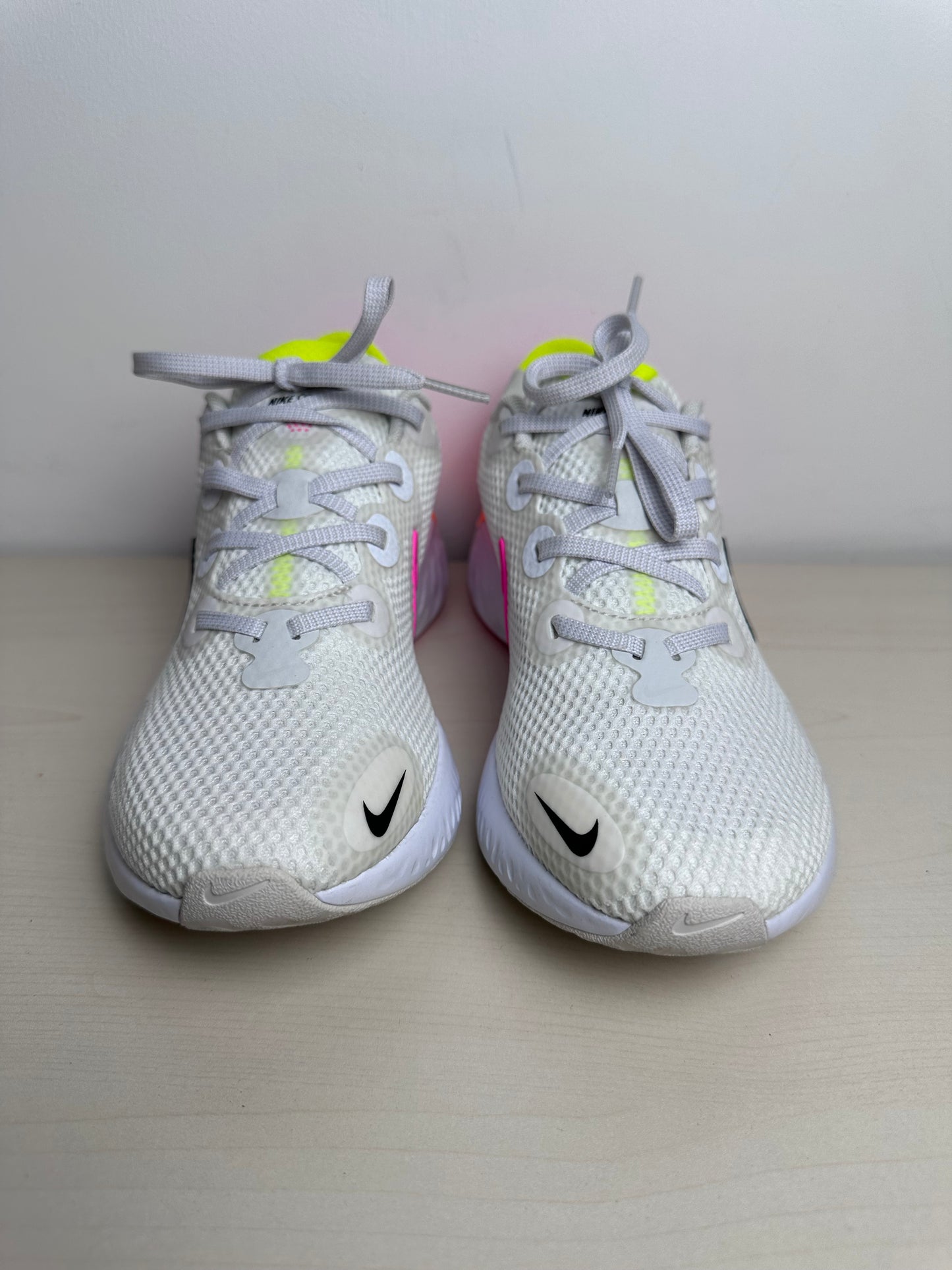 Shoes Athletic By Nike In White, Size: 8