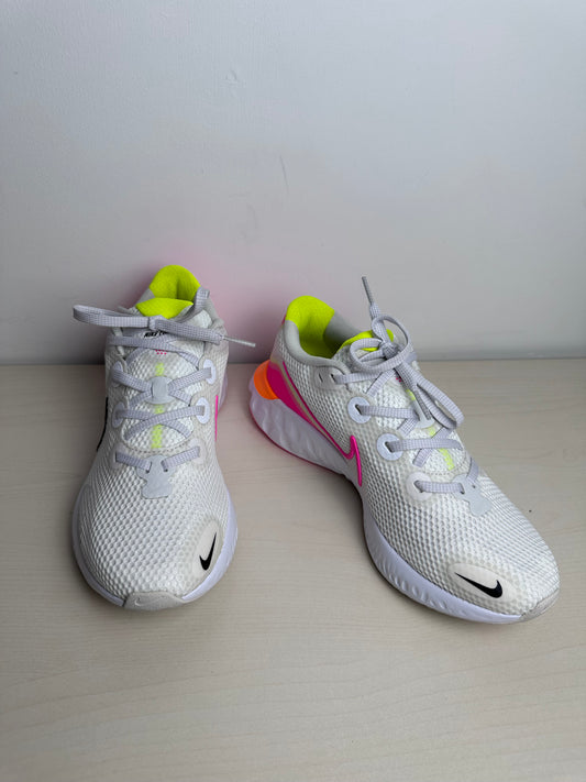 Shoes Athletic By Nike In White, Size: 8