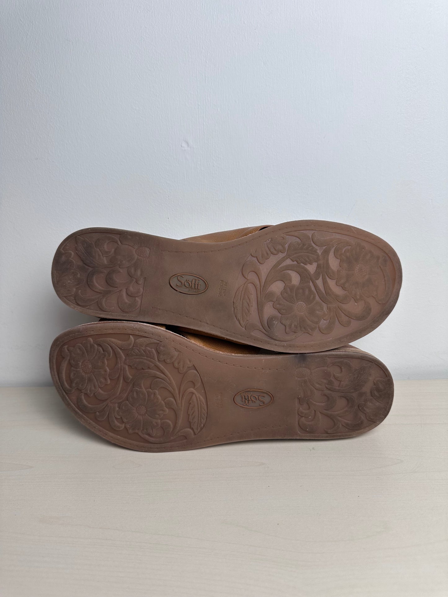 Sandals Flats By Sofft In Tan, Size: 9.5