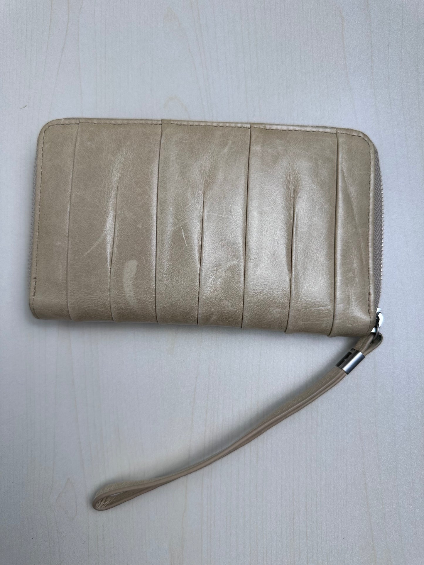 Wristlet By Hobo Intl, Size: Medium