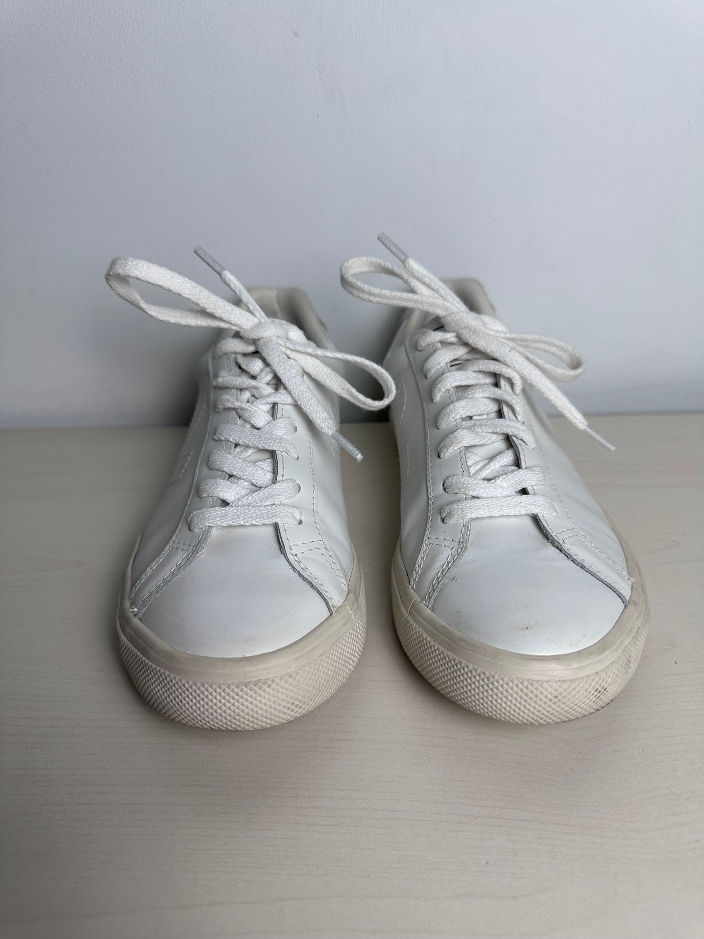 Shoes Sneakers By VEJA In White, Size: 7