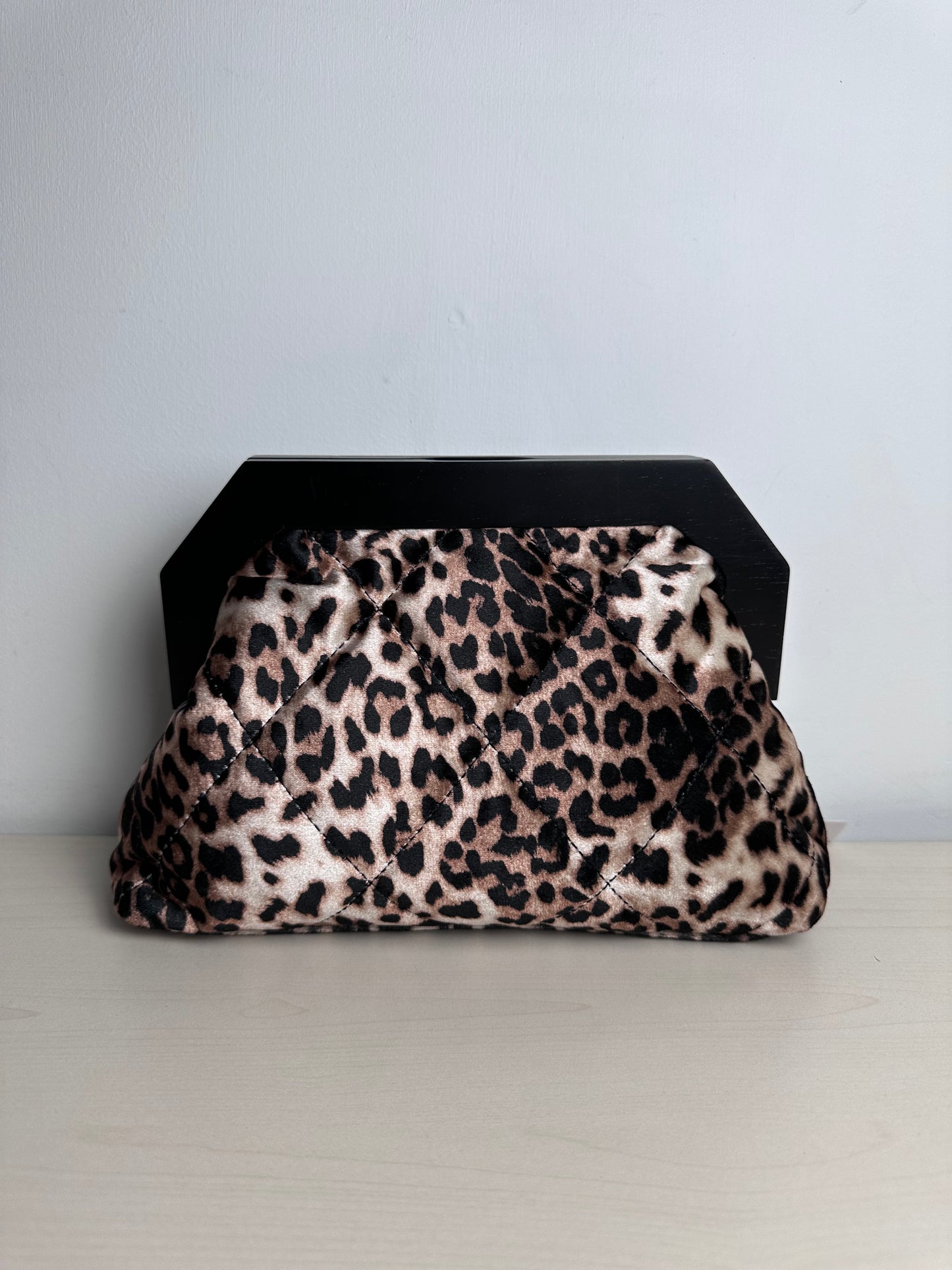 Clutch By SHIRALEAH, Size: Large