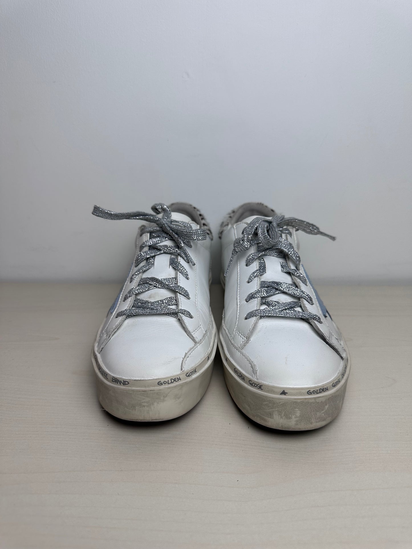 Shoes Sneakers By Golden Goose In White, Size: 8.5