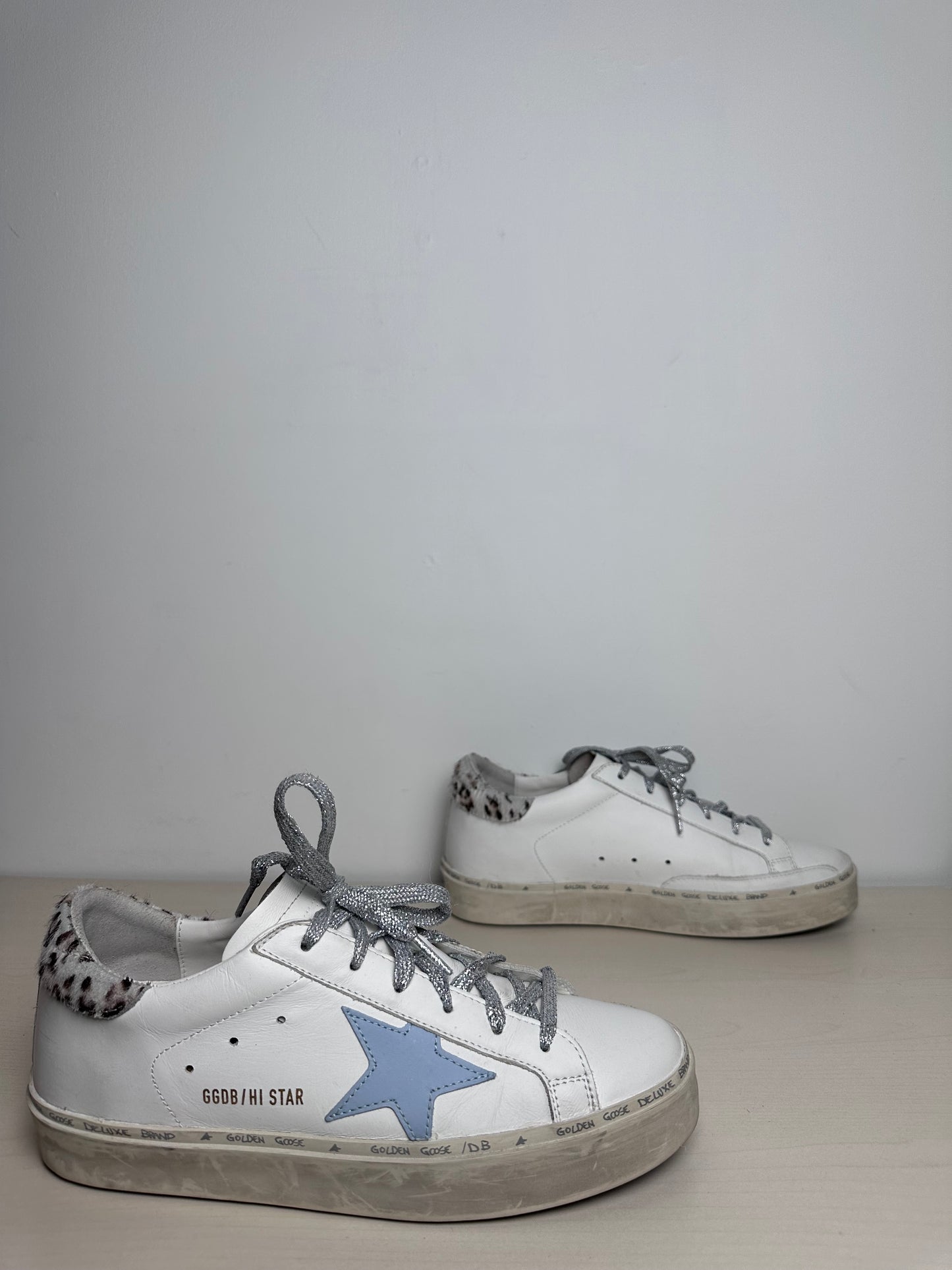 Shoes Sneakers By Golden Goose In White, Size: 8.5