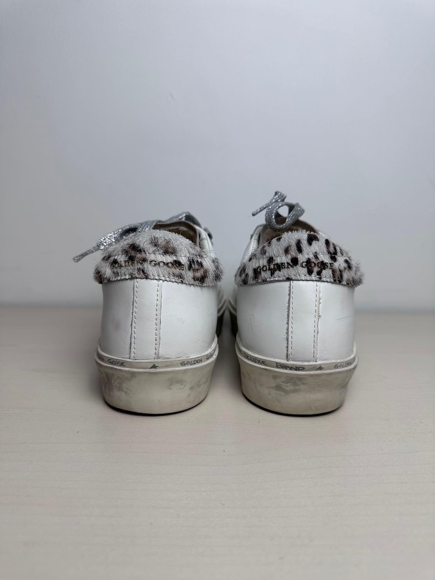 Shoes Sneakers By Golden Goose In White, Size: 8.5