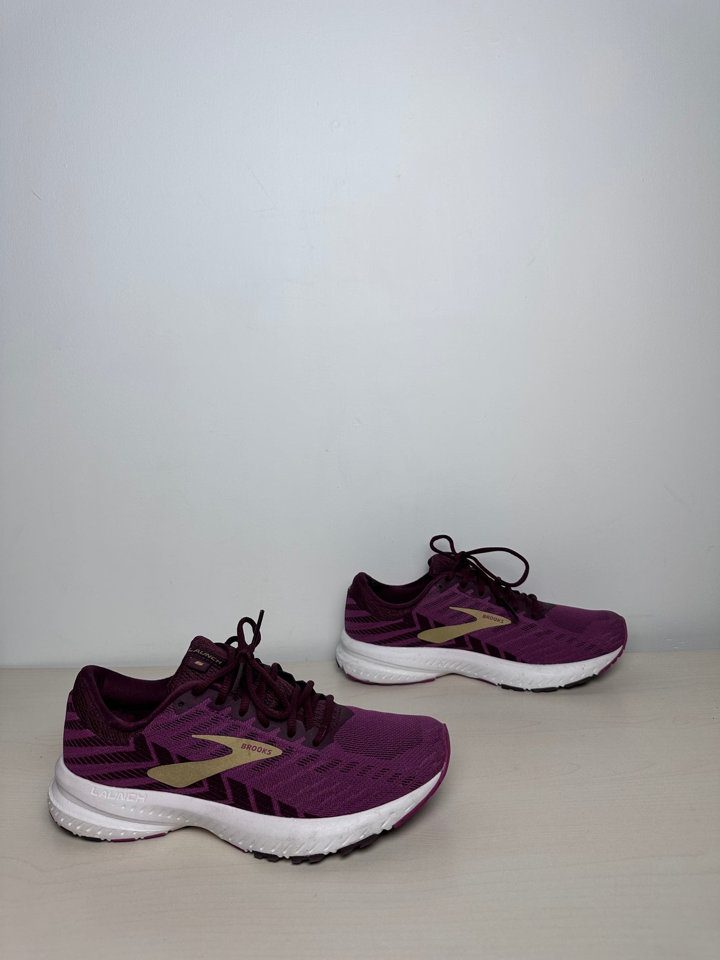 Shoes Athletic By Brooks In Purple, Size: 7