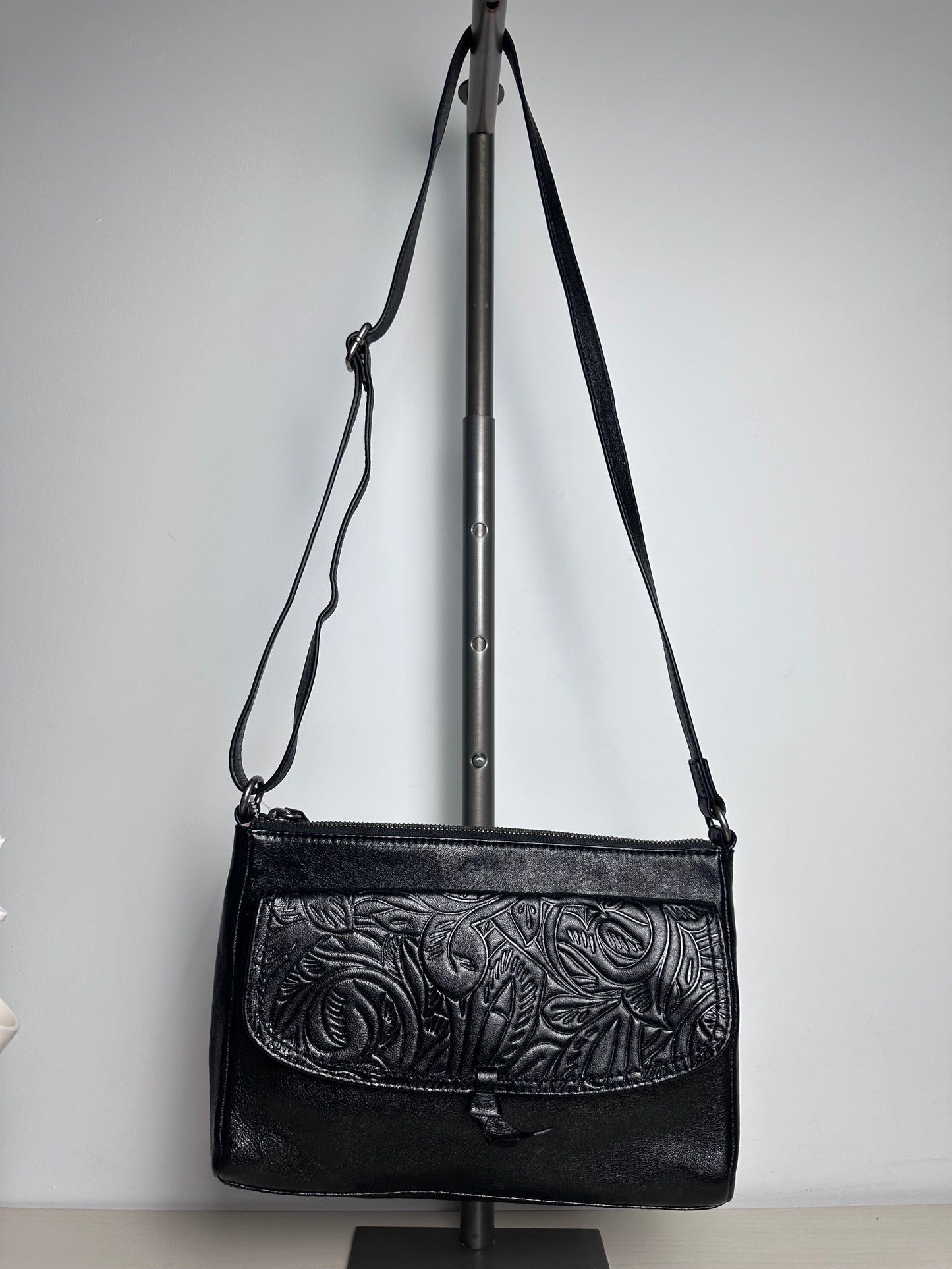 Crossbody By The Sak, Size: Medium