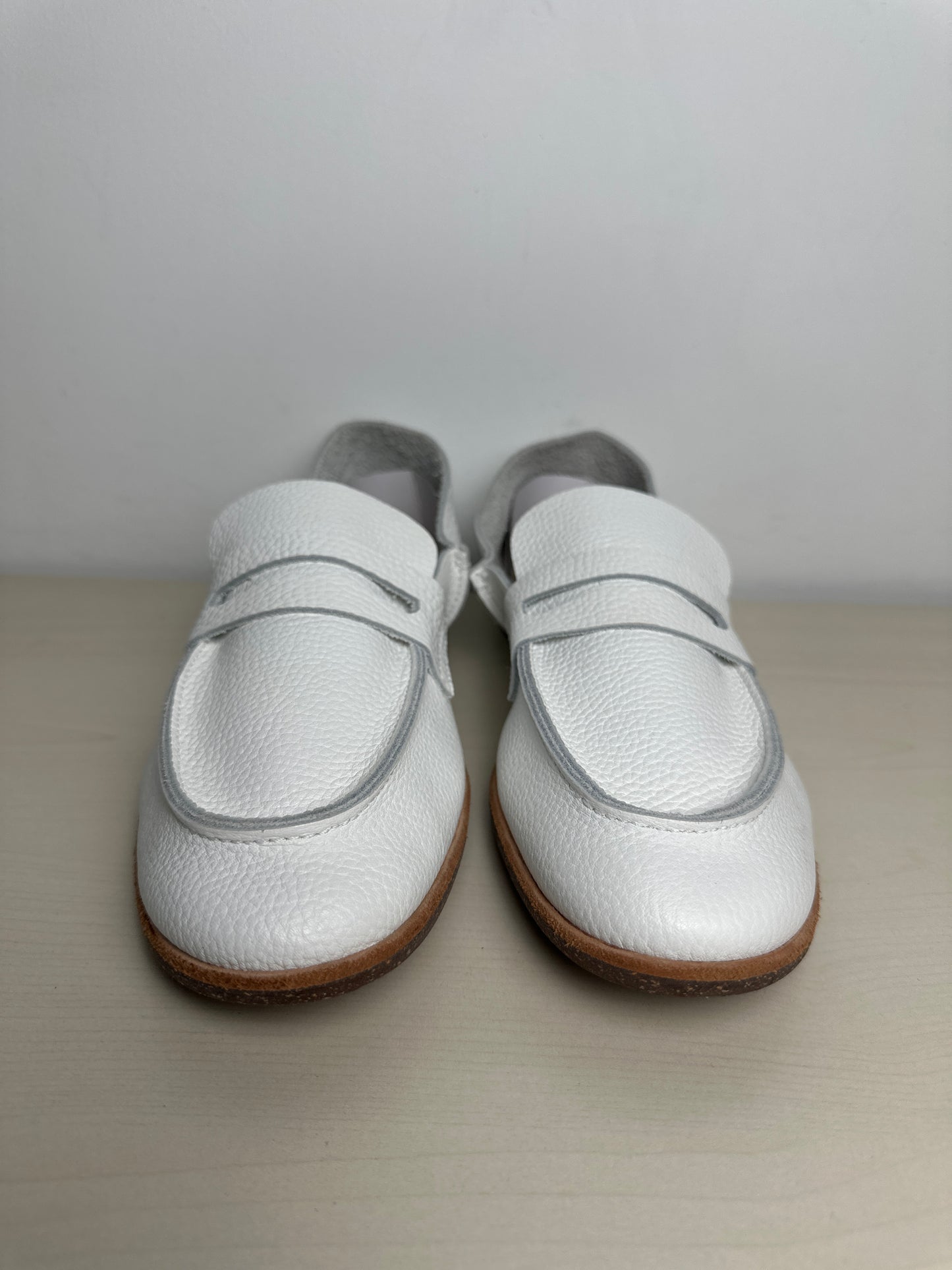 Shoes Flats By U DOT In White, Size: 9.5