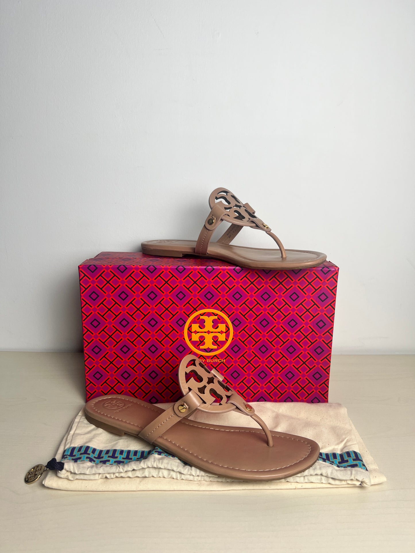 Sandals Designer By Tory Burch In Tan, Size: 9.5