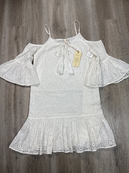 Dress Casual Short By Elan In White, Size: M