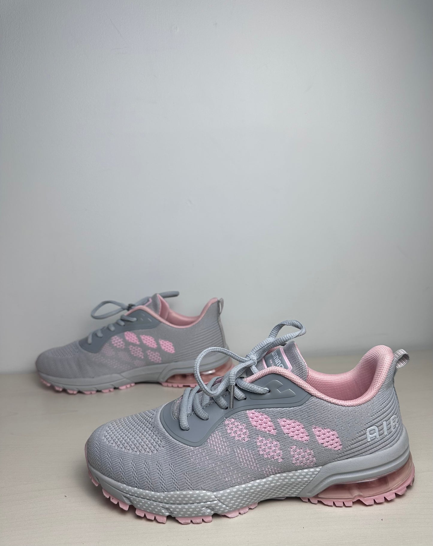 Shoes Athletic By NEW FASHION In Grey & Pink, Size: 8