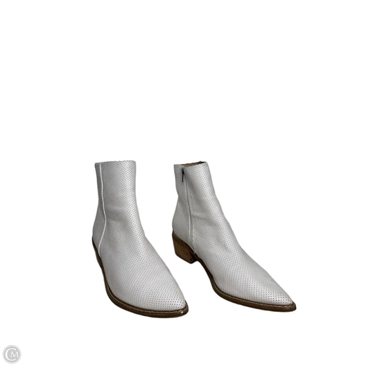 Boots Ankle Flats By MI IM In White, Size: 10