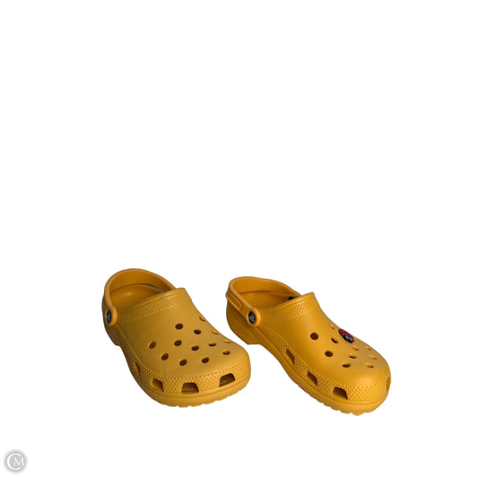 Shoes Flats By Crocs In Yellow, Size: 7