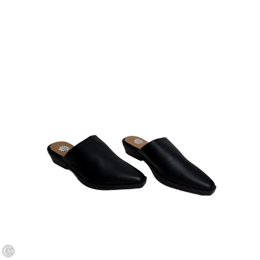 Shoes Flats By Yellow Box In Black, Size: 6