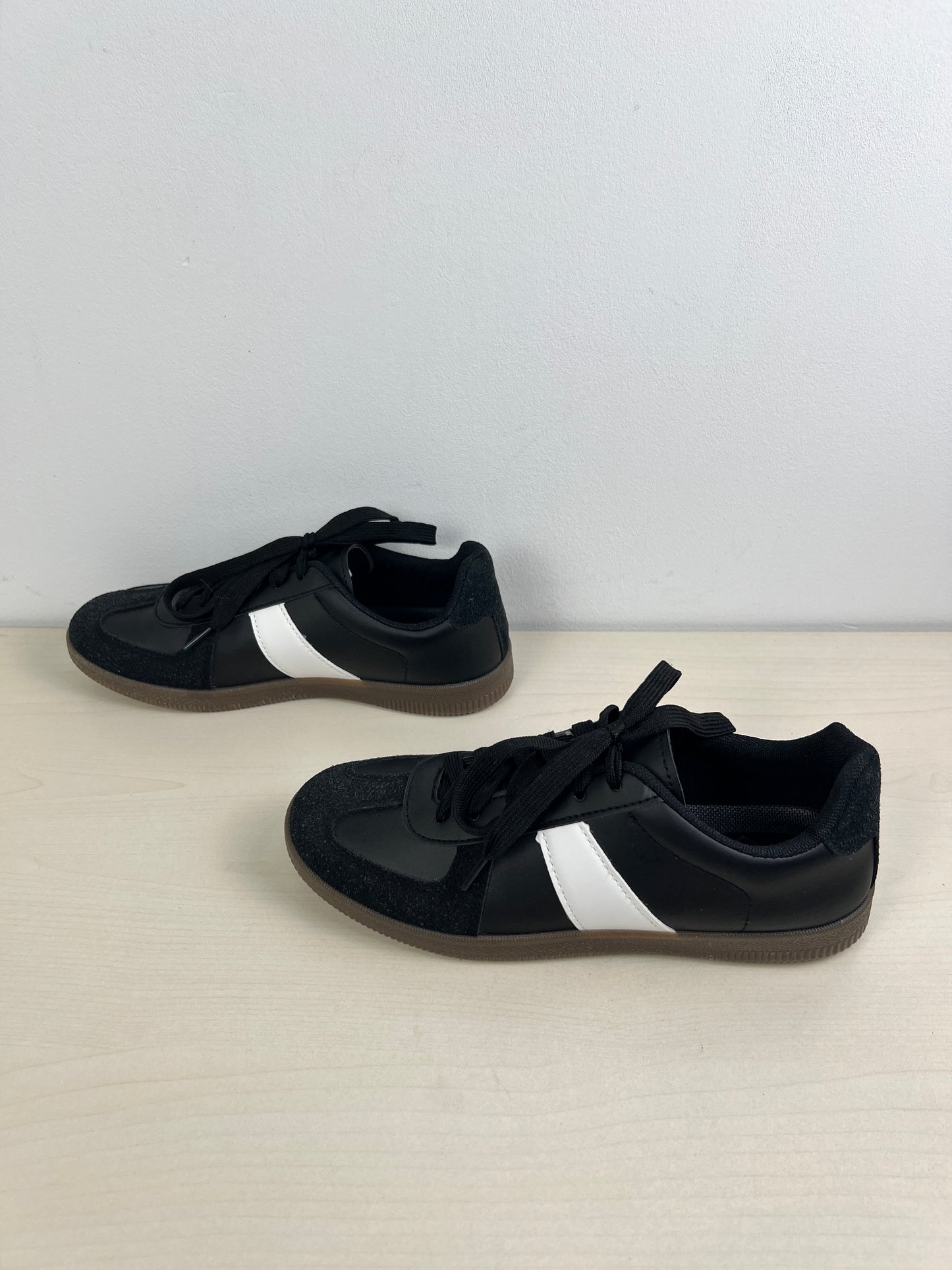 Black Shoes Athletic Madden Girl, Size 7.5