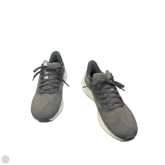Shoes Athletic By Nike In Grey, Size: 8