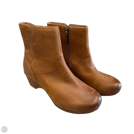 Boots Ankle Flats By Dansko In Brown, Size: 8