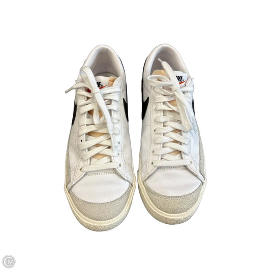 Shoes Sneakers By Nike In White, Size: 9