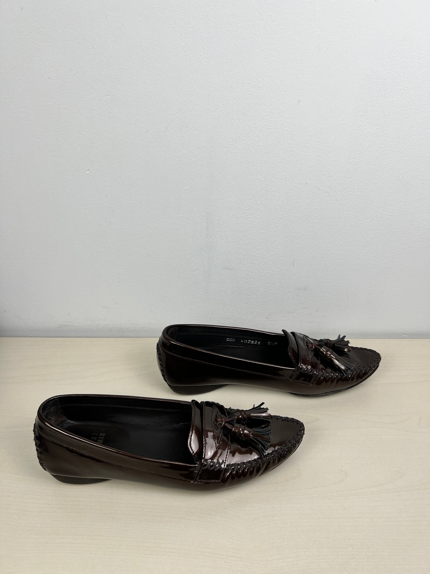 Shoes Flats By Stuart Weitzman In Brown, Size: 5.5