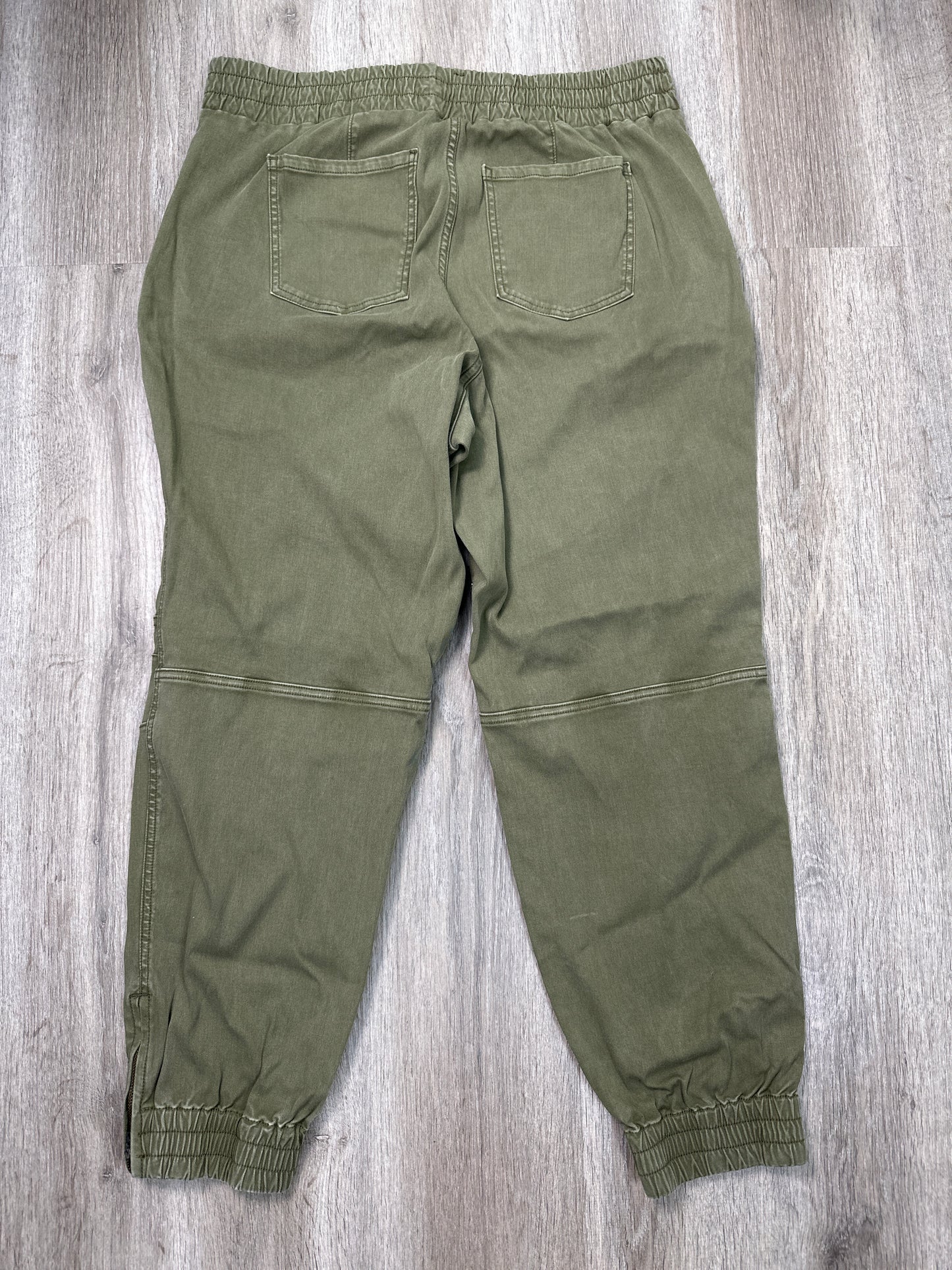 Pants Joggers By Spanx In Green, Size: 2x