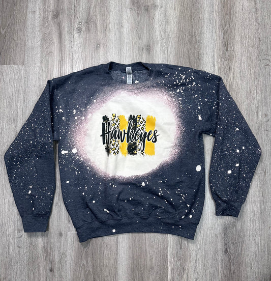 Sweatshirt Crewneck By Gildan In Black & Gold, Size: M