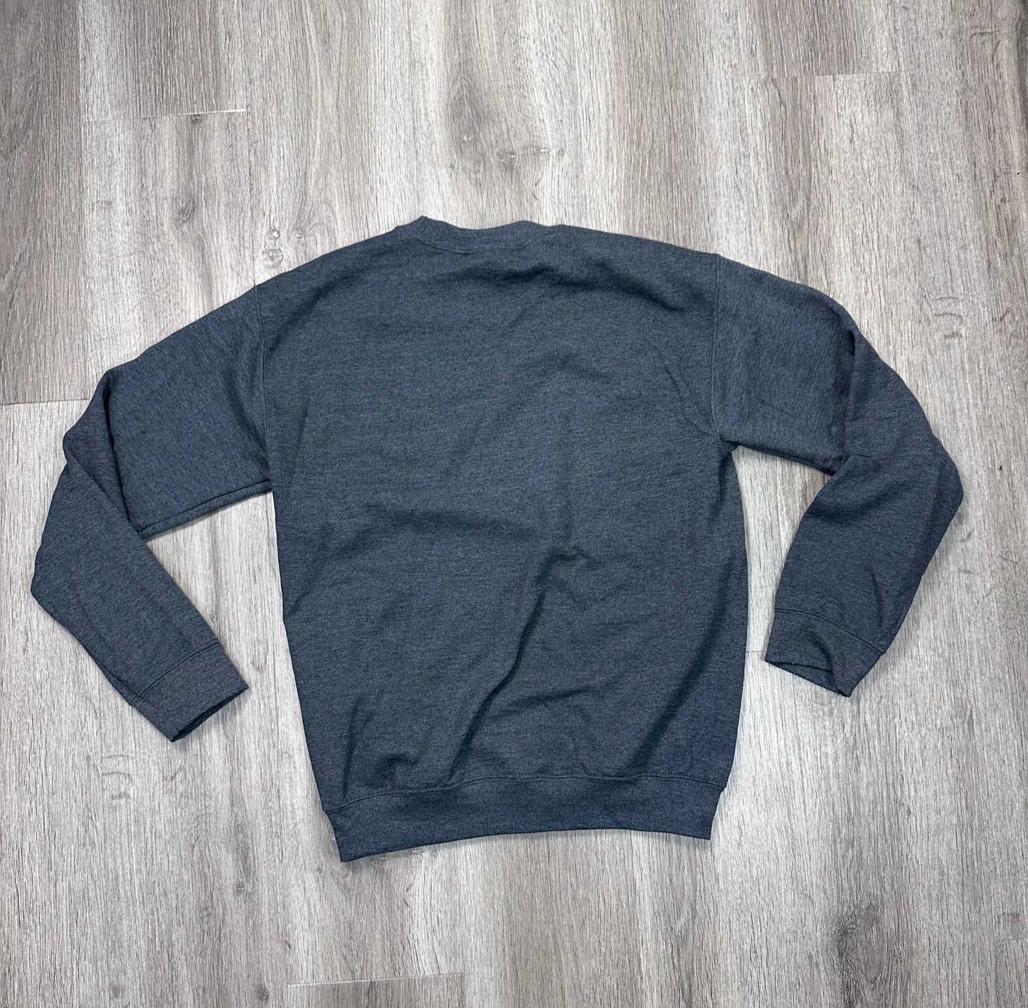 Sweatshirt Crewneck By Gildan In Grey, Size: S