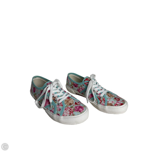 Shoes Sneakers By Charlie Paige  Size: 8