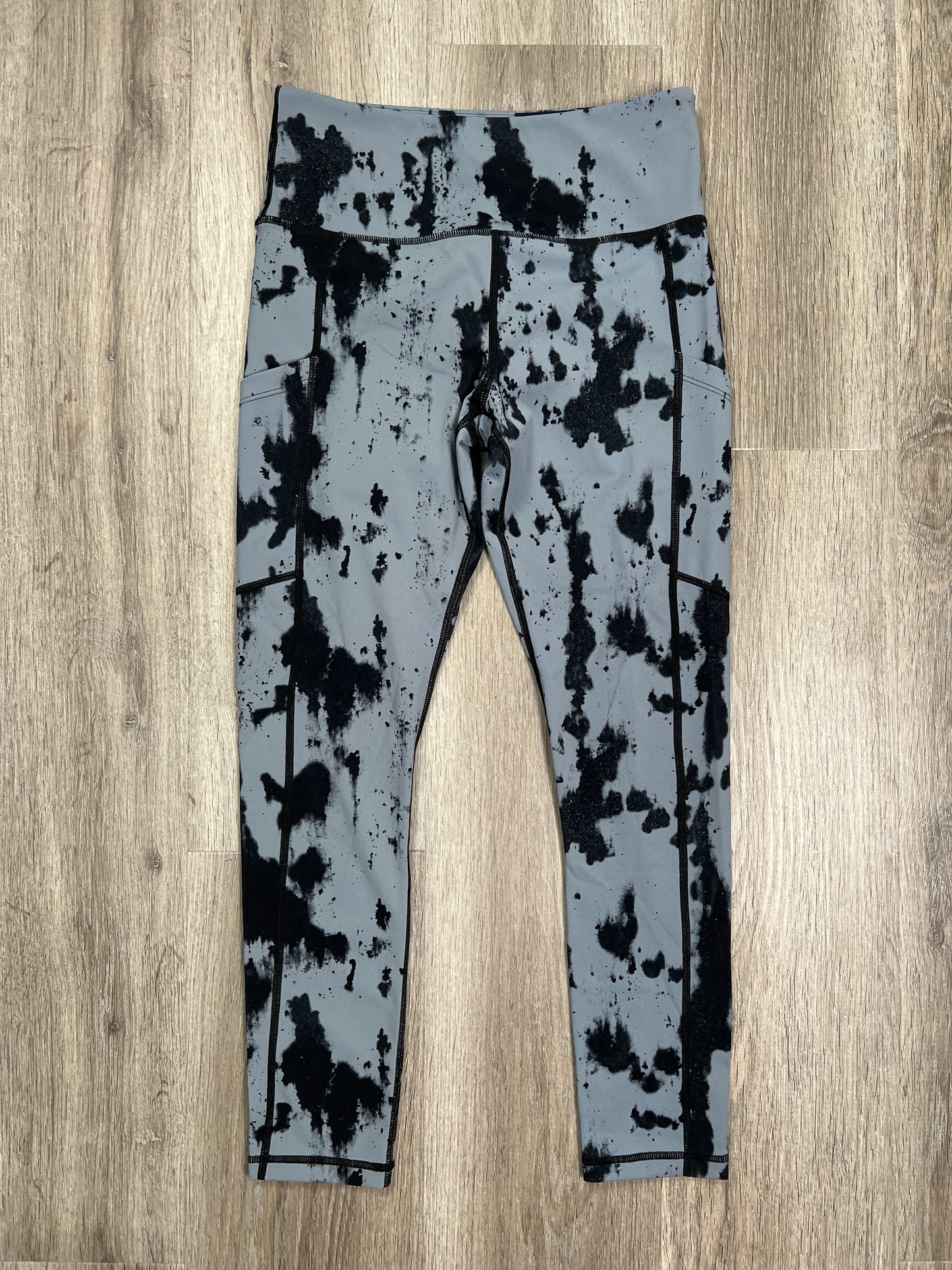 Black & Grey Athletic Capris Zyia, Size S