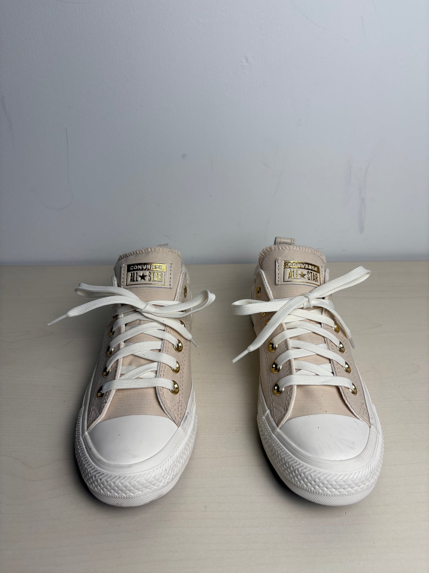 Shoes Sneakers By Converse In Tan, Size: 7.5