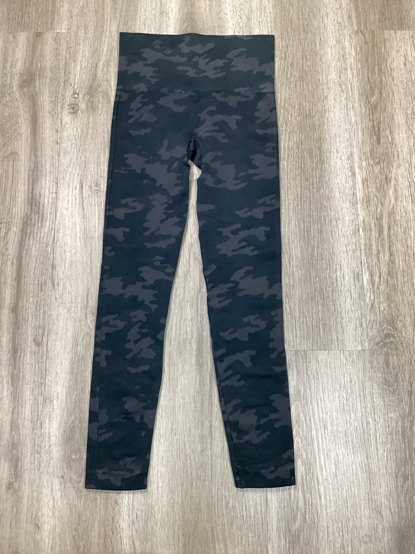 Athletic Leggings By Spanx In Camouflage Print, Size: S