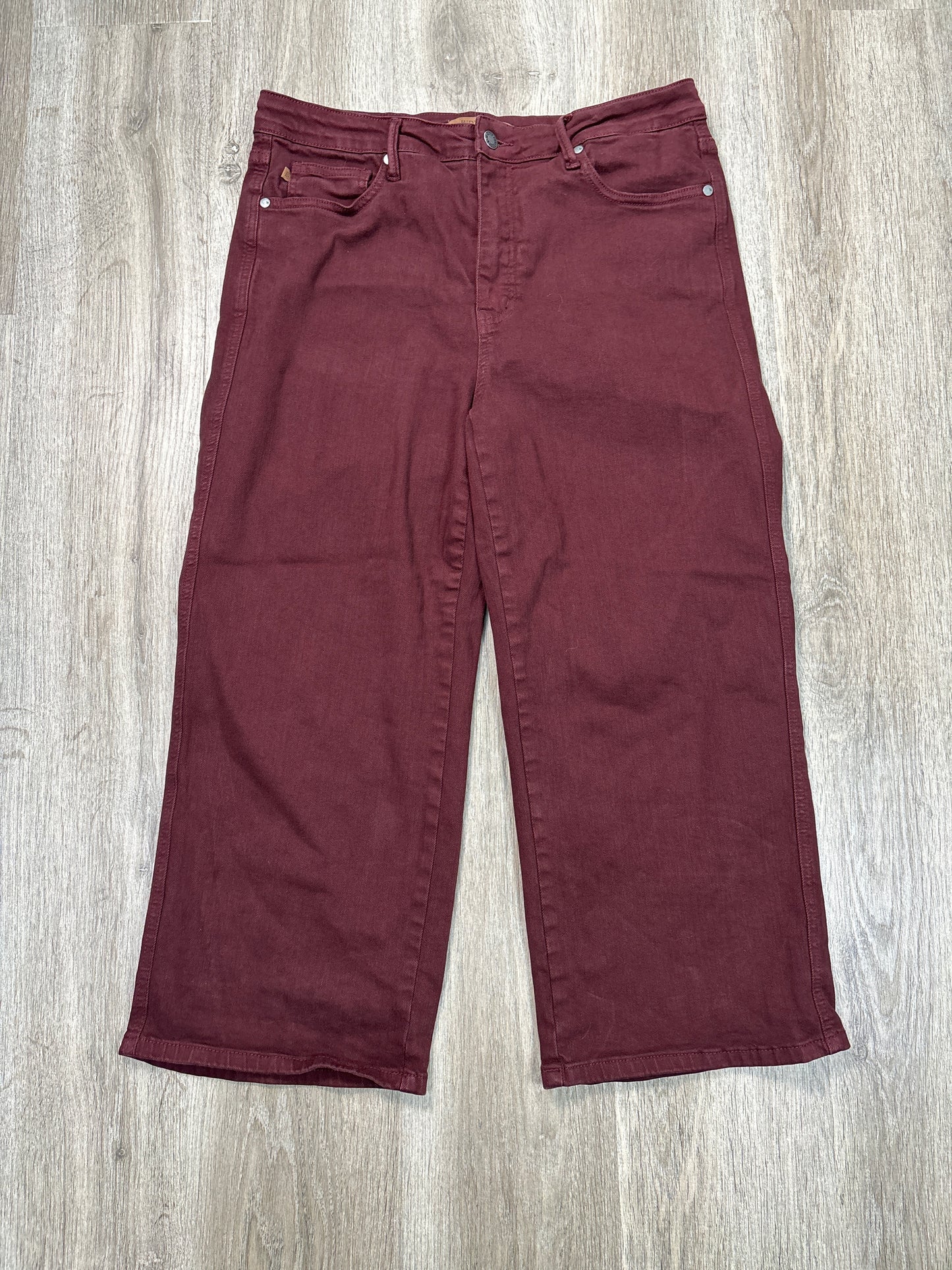 Jeans Cropped By Judy Blue In Maroon, Size: 10