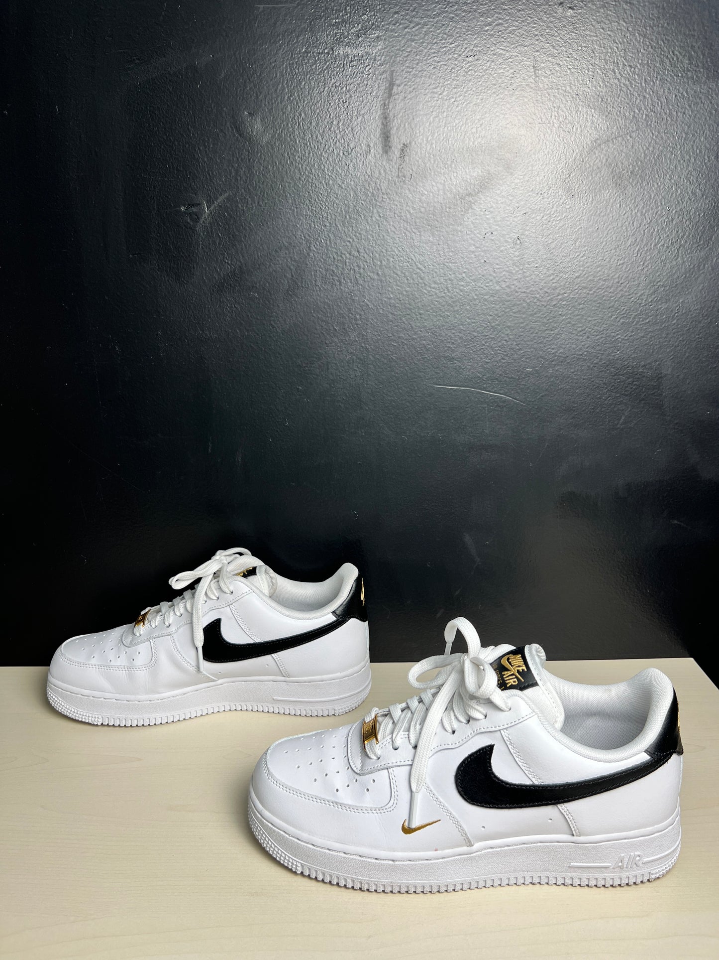 Shoes Sneakers By Nike In Black & White, Size: 9.5