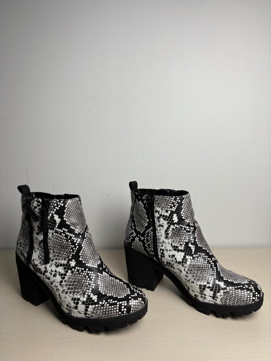 Boots Ankle Heels By Mix No 6 In Animal Print, Size: 9.5