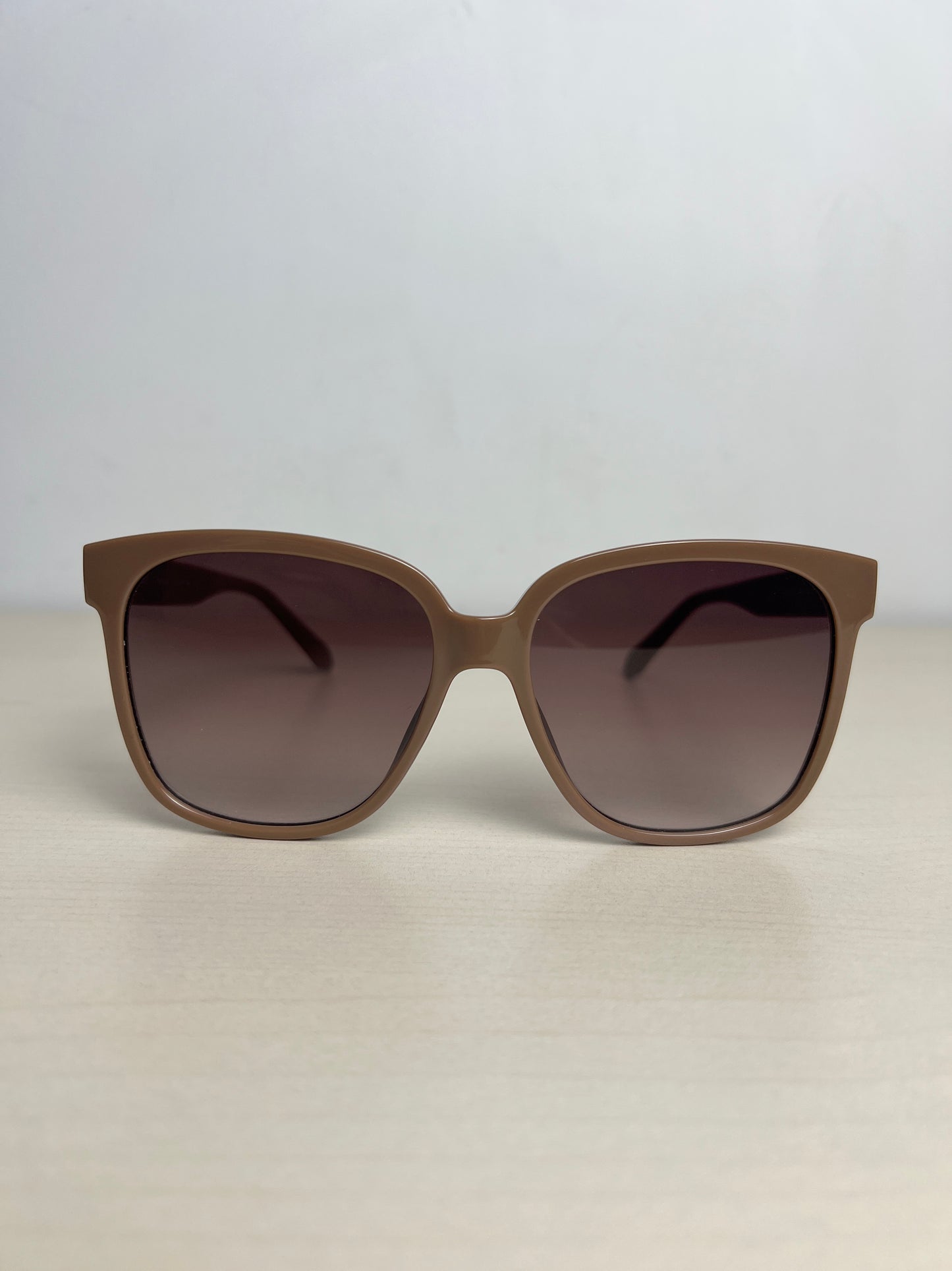 Sunglasses By QUAY, Size: Large