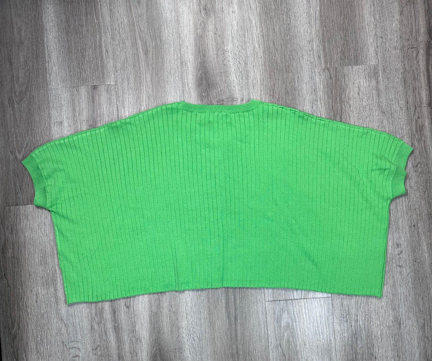 Top Short Sleeve By By Together In Green, Size: M