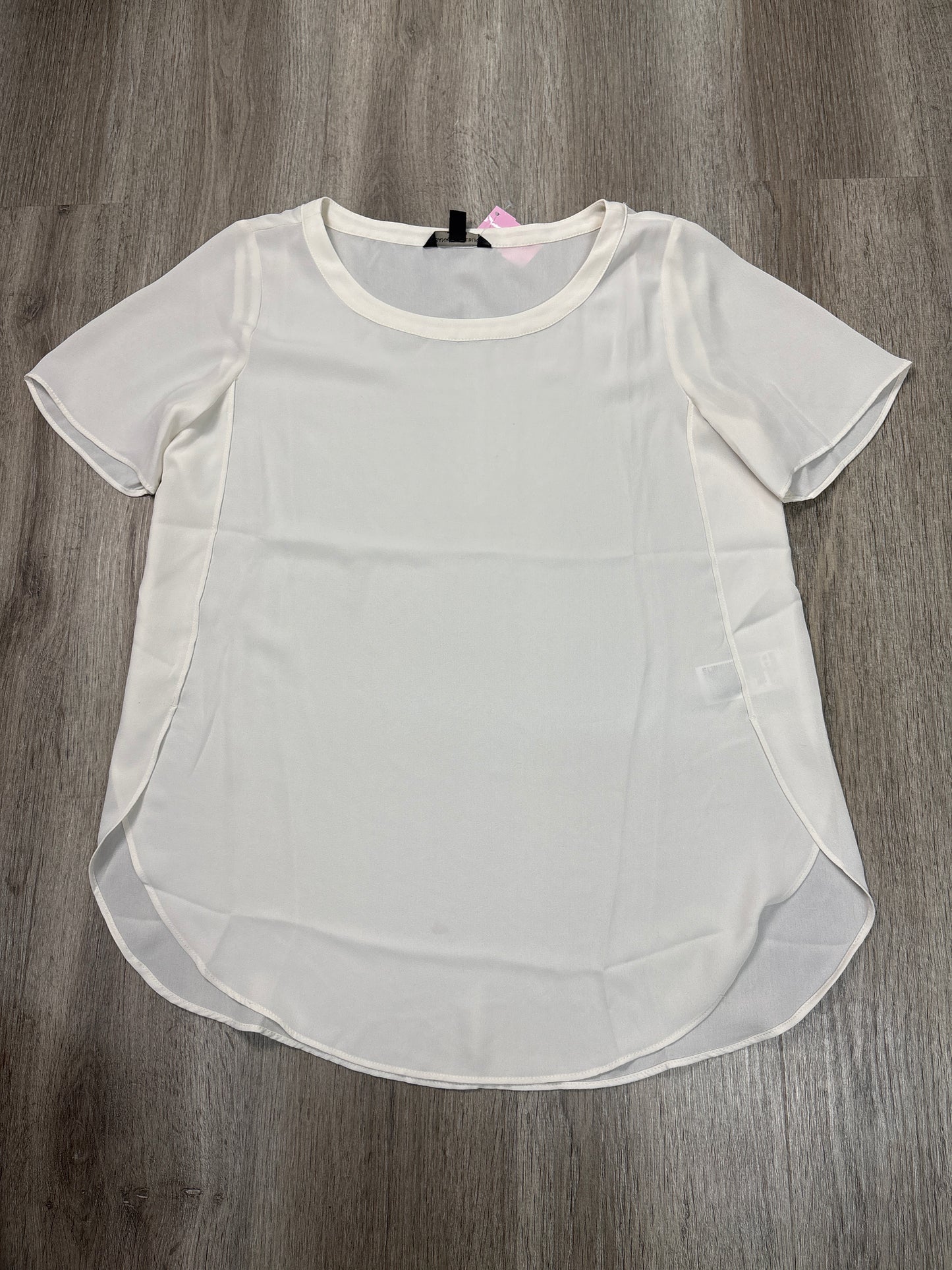 Top Short Sleeve By Banana Republic In White, Size: S