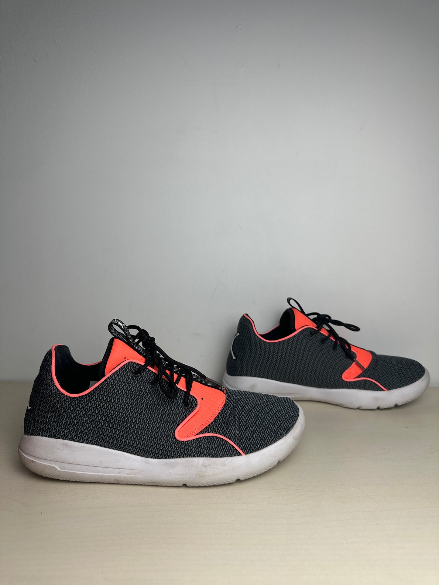 Shoes Athletic By Nike  Size: 10.5