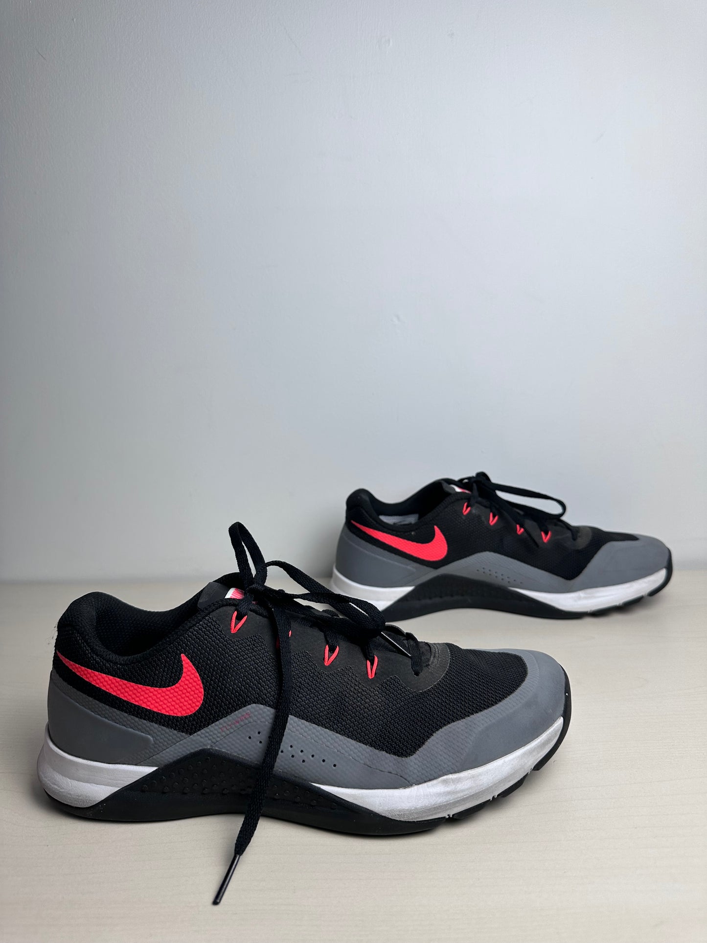 Shoes Athletic By Nike In Black, Size: 9.5