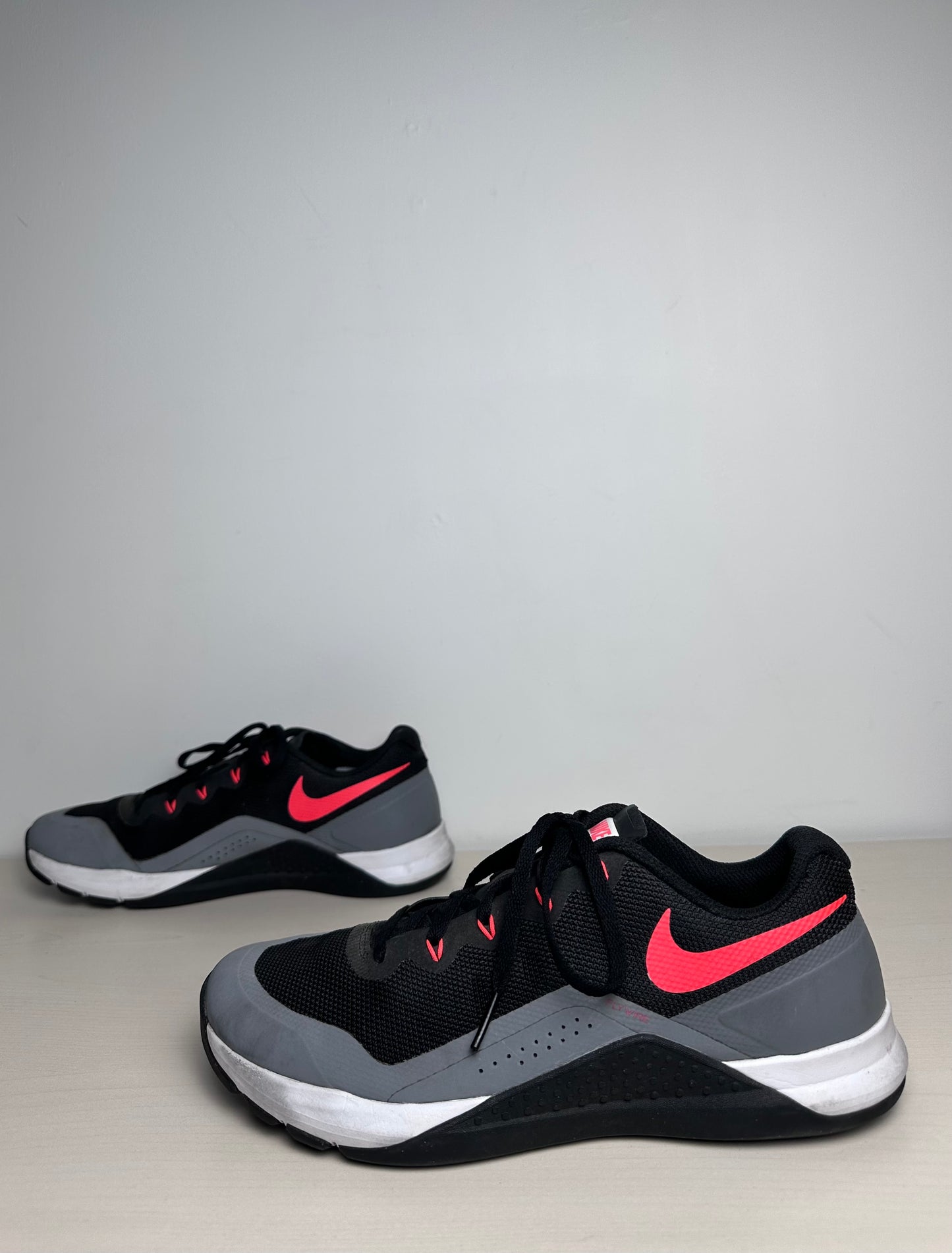 Shoes Athletic By Nike In Black, Size: 9.5