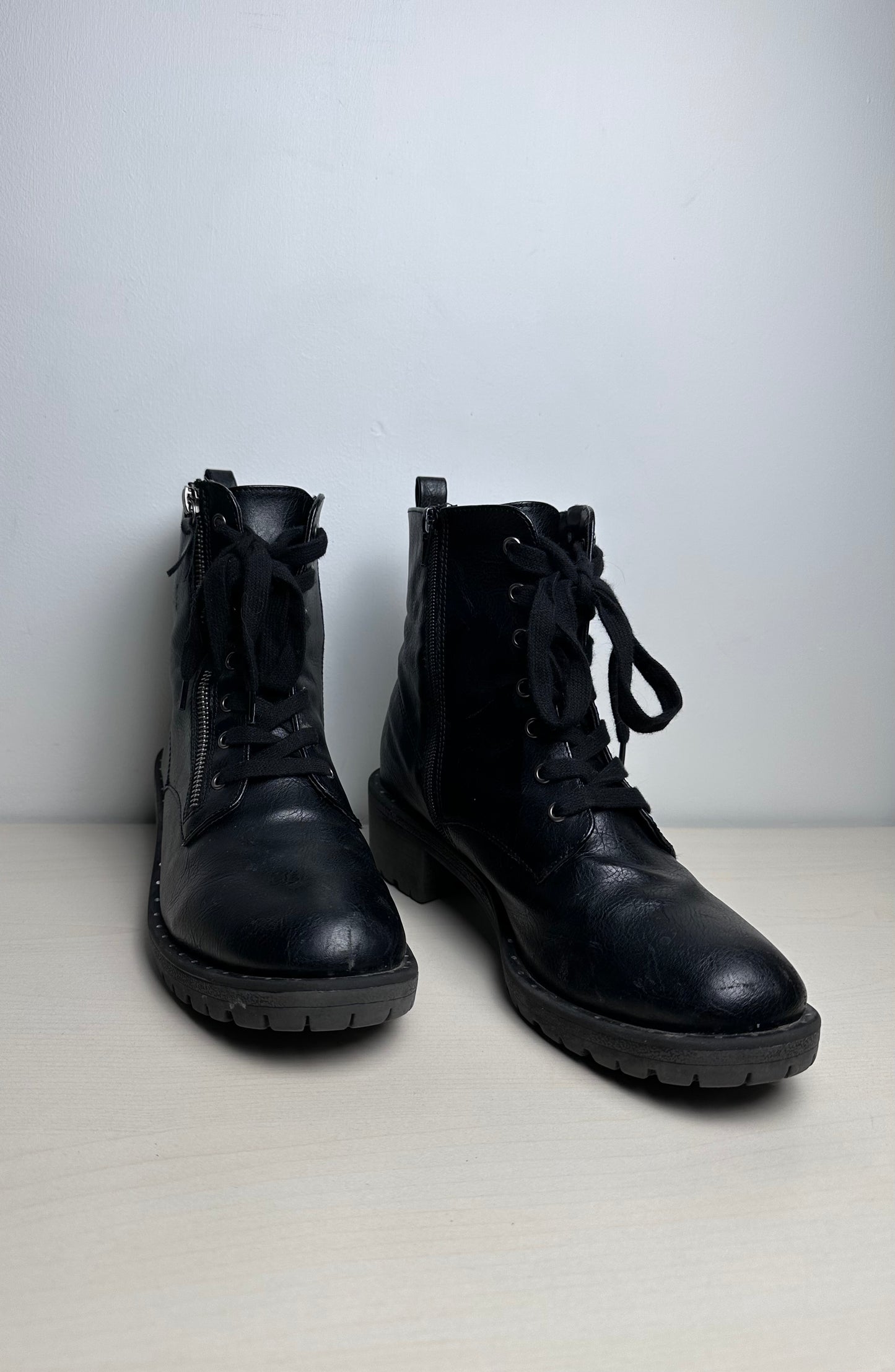 Boots Combat By Report In Black, Size: 9