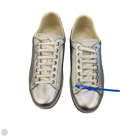 Shoes Luxury Designer By Gucci In Silver, Size: 11