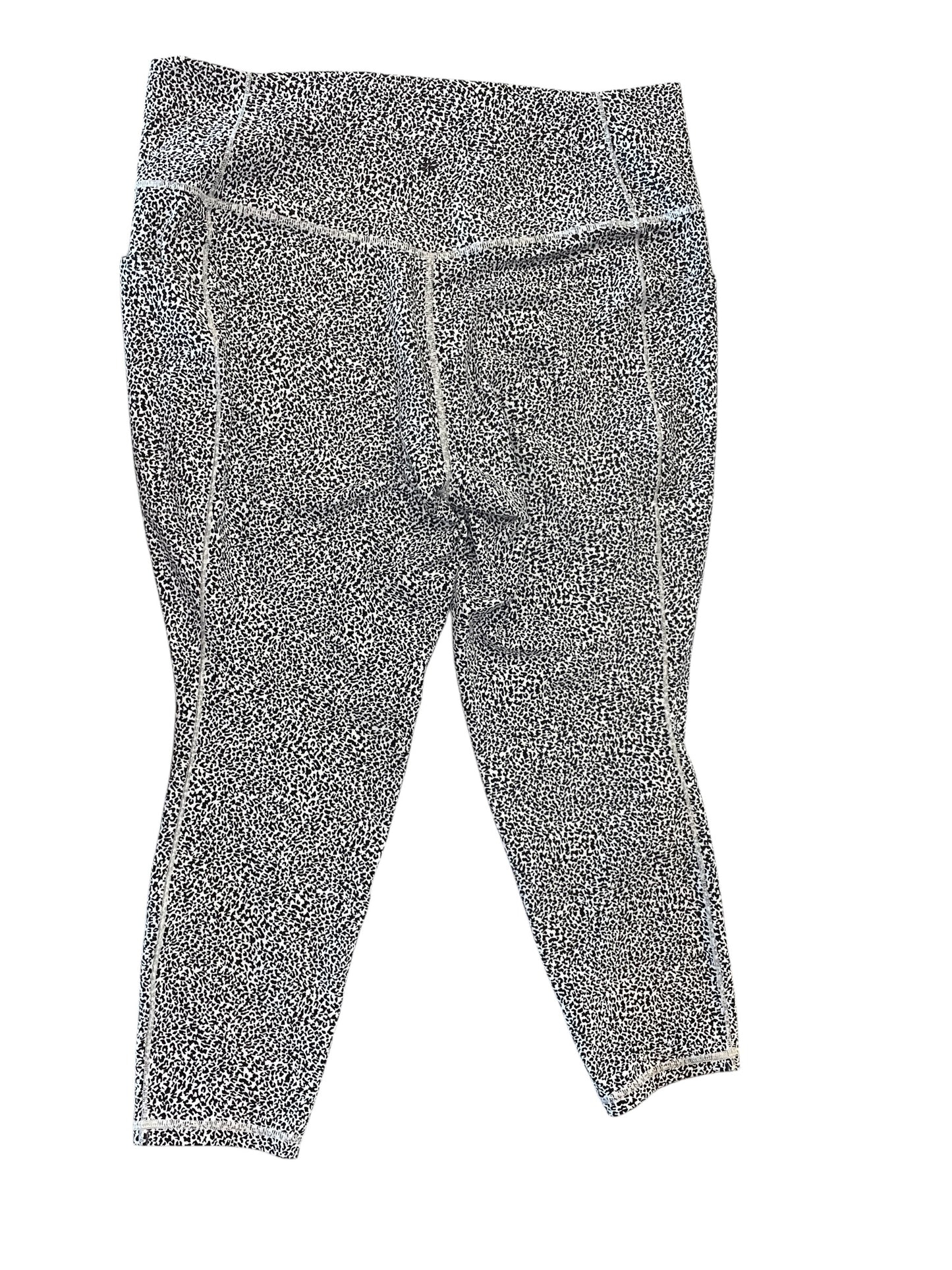 Athletic Leggings Capris By Athleta In Black & White, Size:Xl