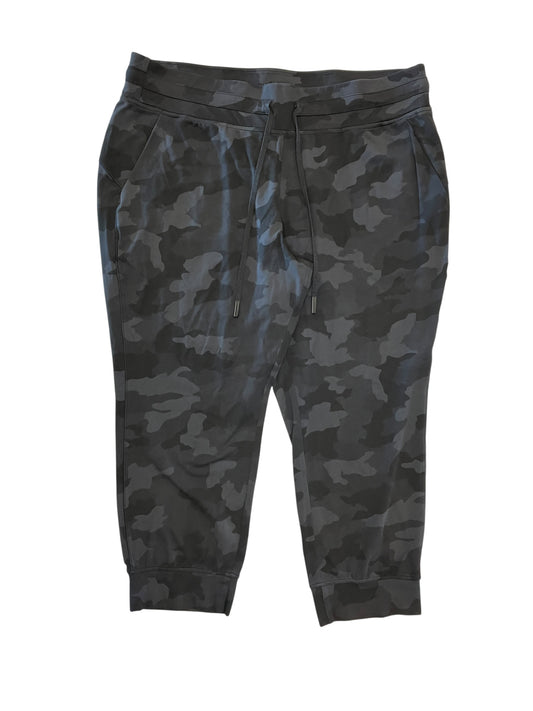 Athletic Pants By Lululemon In Camouflage Print, Size:Xl