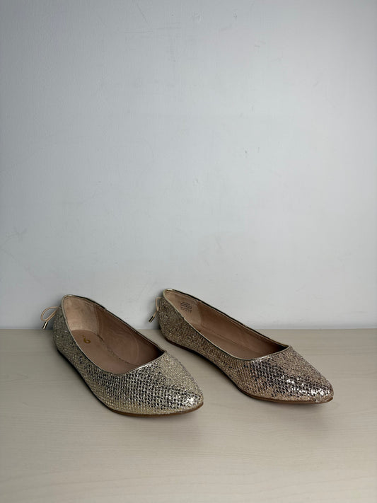 Shoes Flats By Mix No 6 In Gold, Size: 10