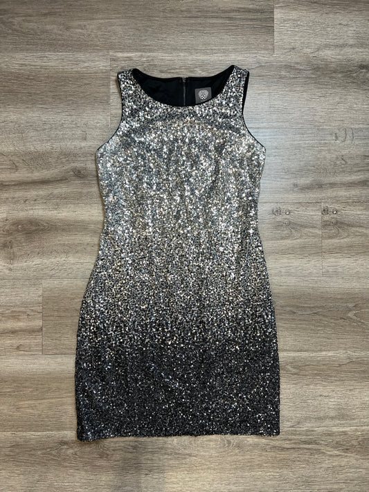 Dress Party Short By Vince Camuto  Size: S